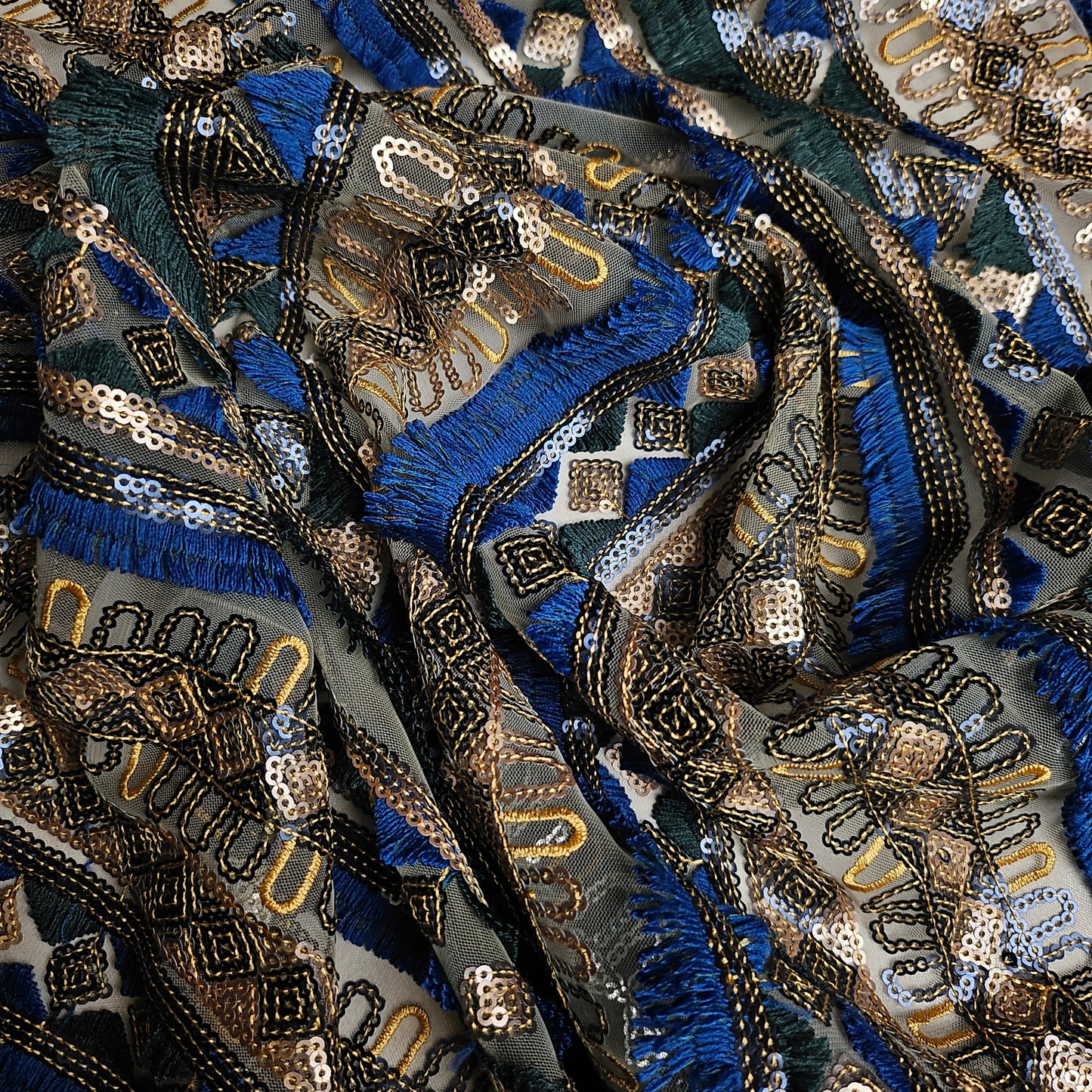Bestickter Tüll · bestickt · Polyester, Baumwolle, Pailetten · Geometrisch · Blautöne · 140 cm · Meterware