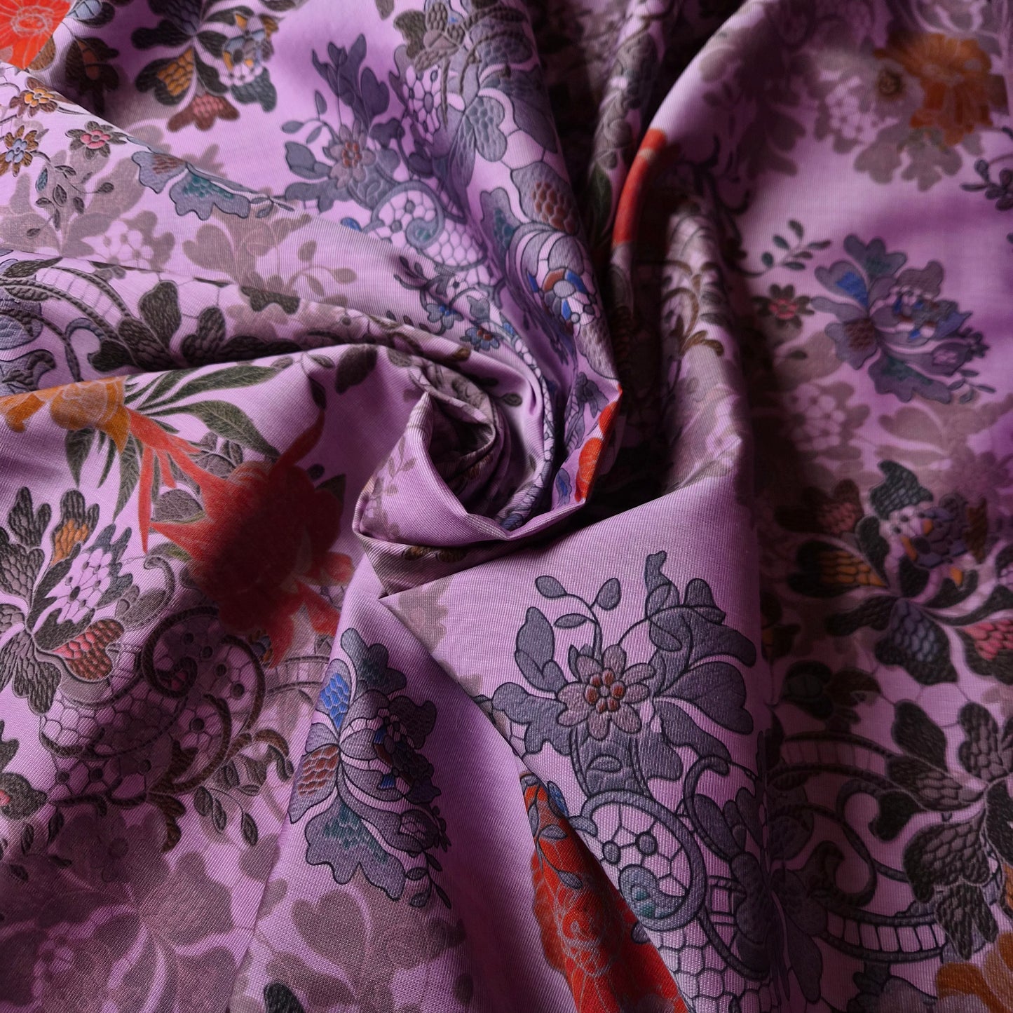 Meterware · Poplin · Baumwolle · Floral · Pantone Violet Tulle · 150 cm · 100 g/m²