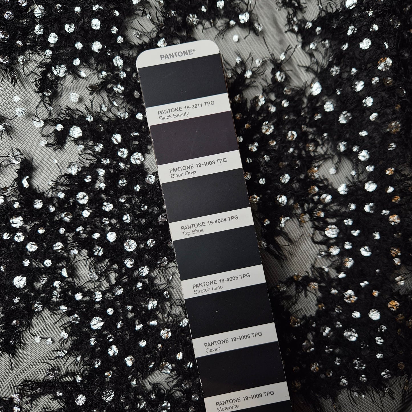 Meterware · Tüll · Bestickt · Polyester · Schwarz mit Silber · 120 cm
