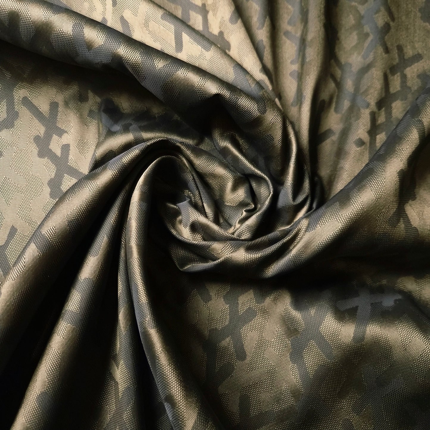 Jacquard · Polyester · Abstrakt · Pantone Lizard · 145 cm · 140 g/m² · Meterware
