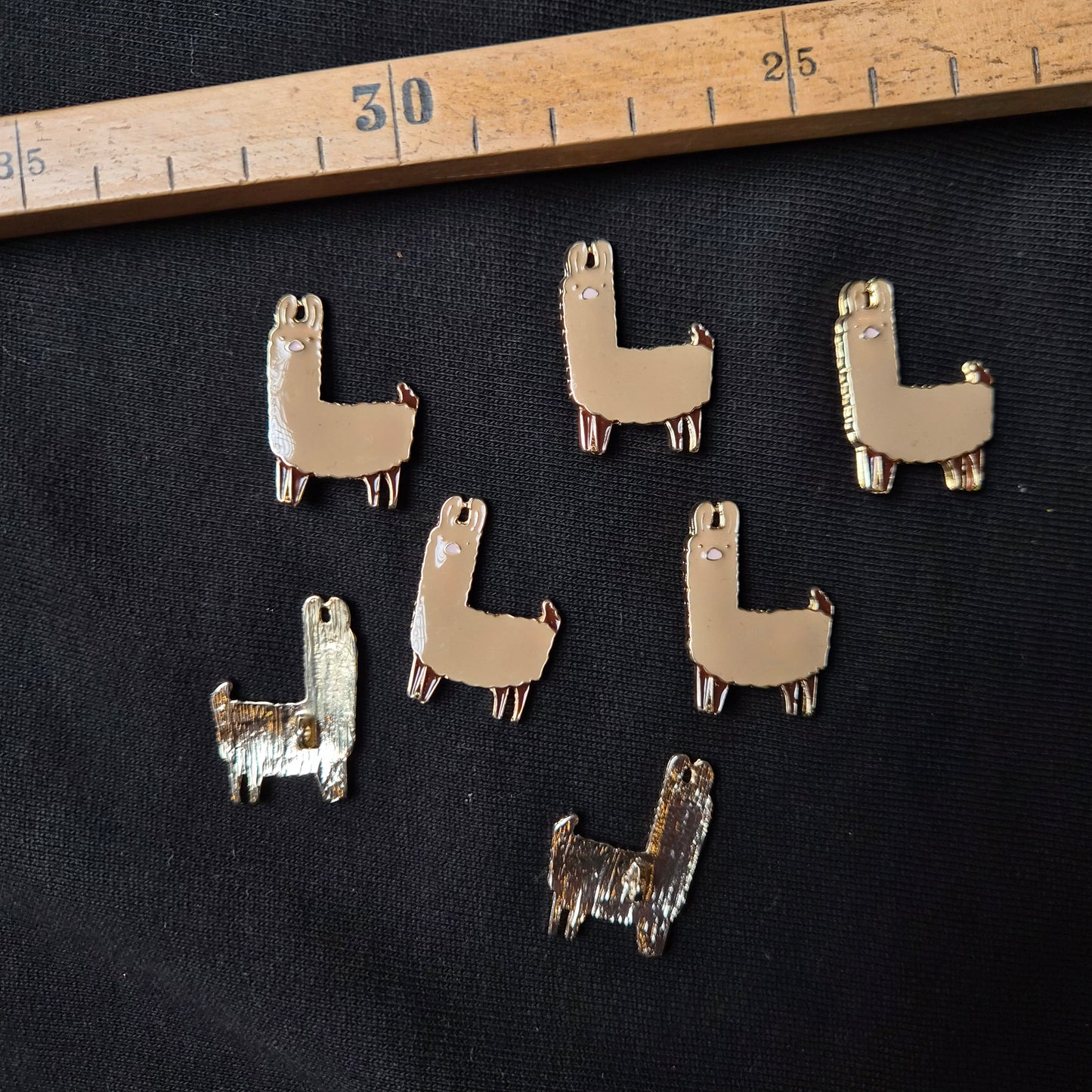 Kurzware · Knopf · Emailliert · Bildmotiv Lama · 2×3 cm