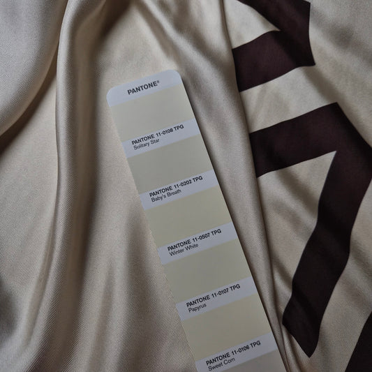 Schalpanel · Twill · Ungesäumt · Seide · Logo · Beige und Brauntöne · 90 cm × 90 cm