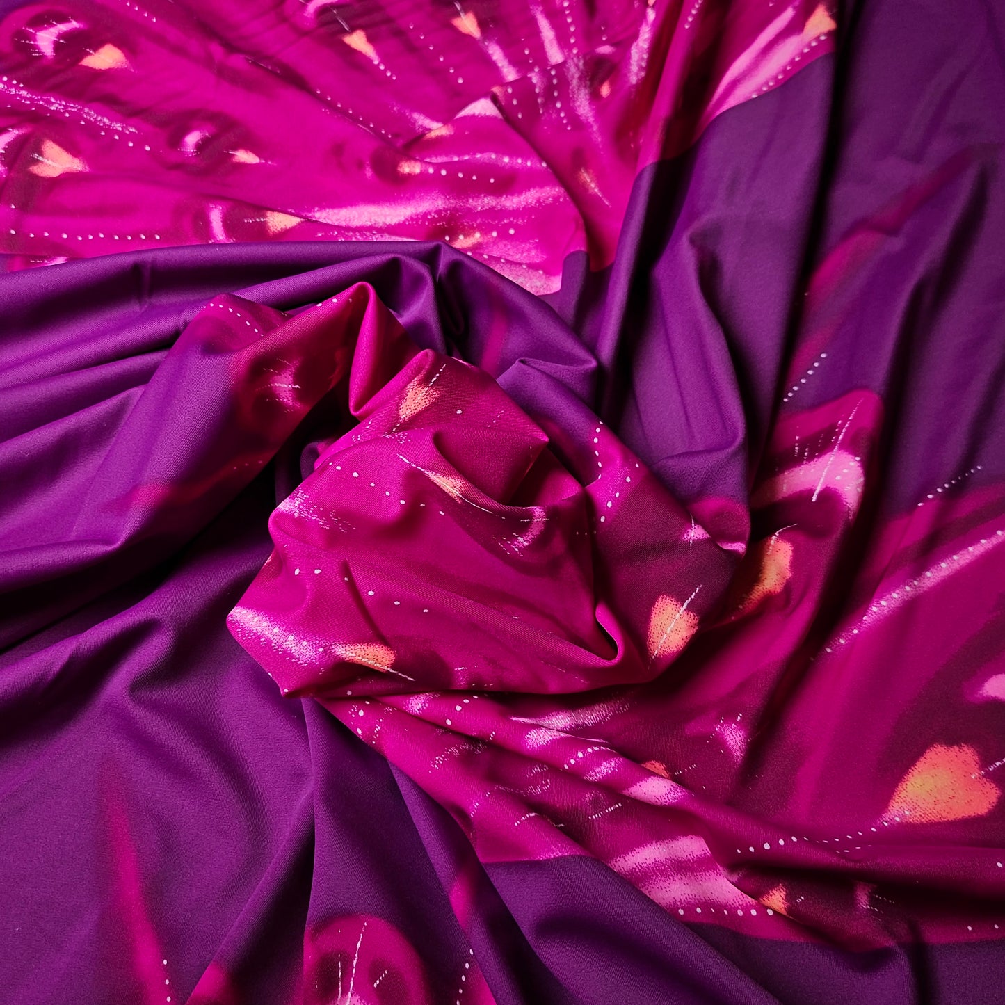Lycra · Stretch · Elasthan, Kunstfaser, Polyamid · Lila und Pinktöne · 85 cm × 140 cm · Panel
