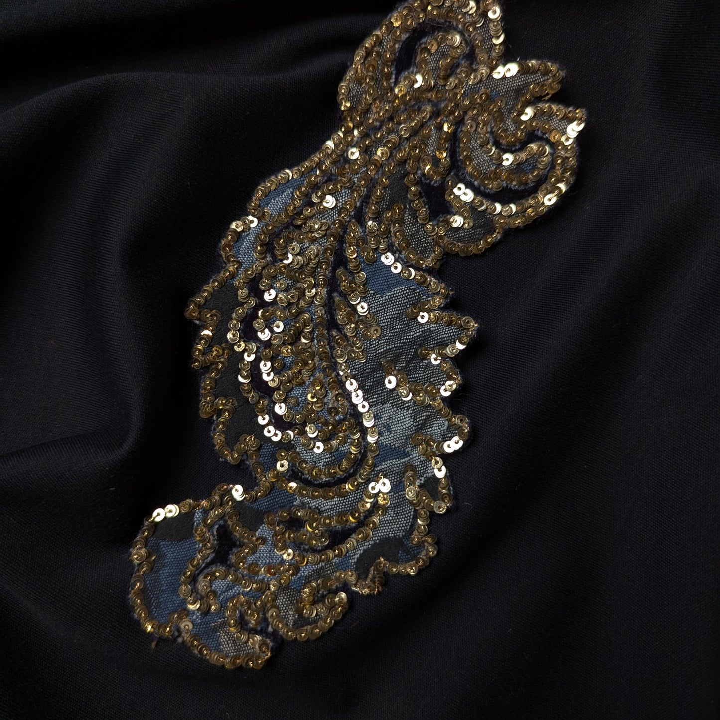 Dolce & Gabbana 16cm gray-black jacquard patch with ornate golden sequin embroidery.