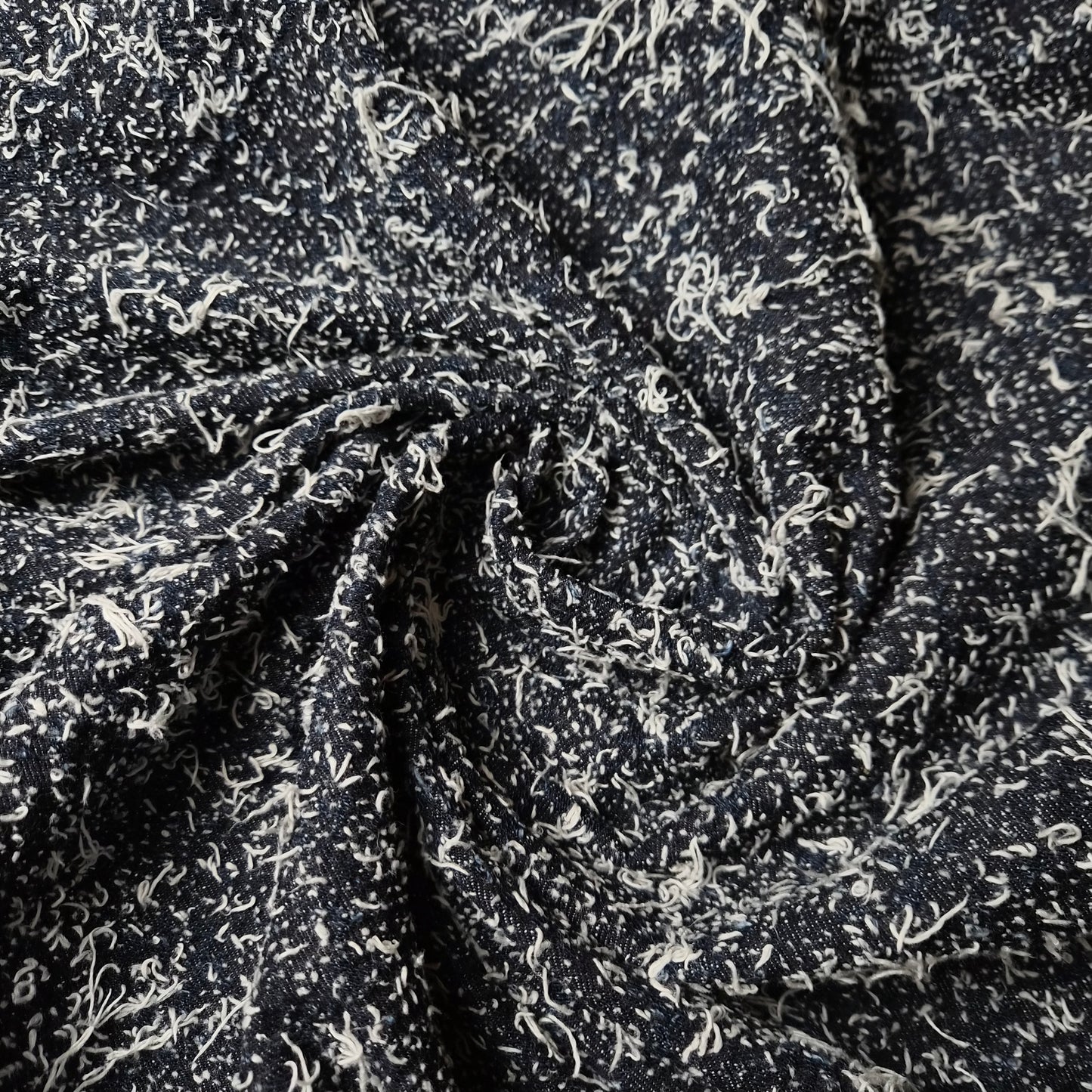 Meterware · Denim · Fuzzy mit weißen Fäden · Baumwolle · Uni · Dunkelblau · 157 cm