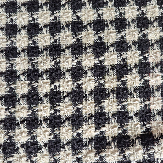 Black and white houndstooth tweed fabric, deadstock designer material, 145 cm wide.