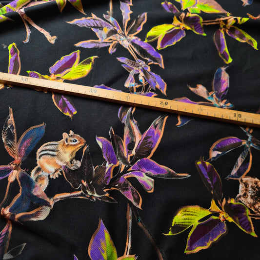 Feinripp · Baumwolle, Elasthan · Tiermuster · Schwarz und Lilatöne · 120 cm · 170 g/m² · Meterware