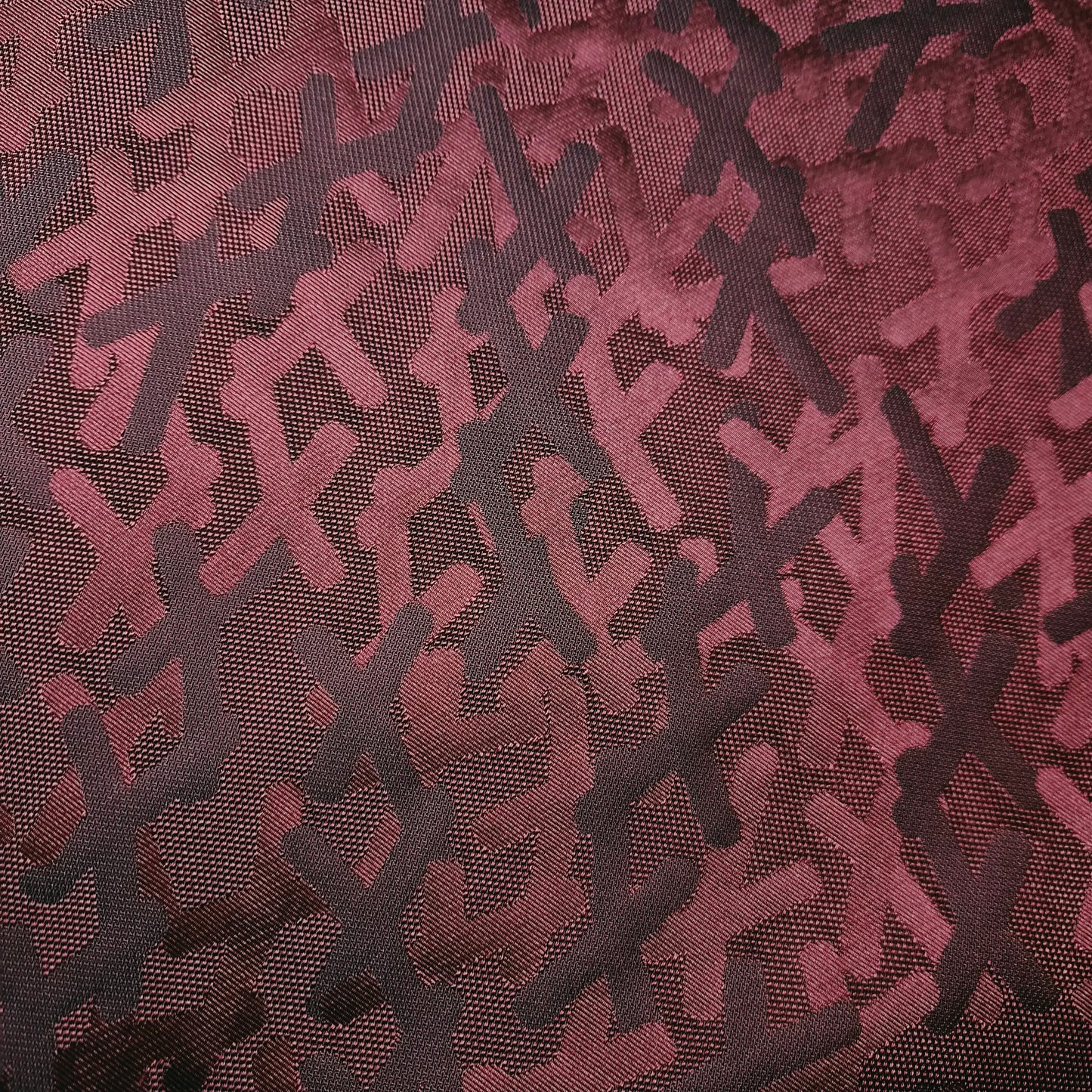 Jacquard · Polyester · Abstrakt · Pantone Dry Rose · 145 cm · 140 g/m² · Meterware